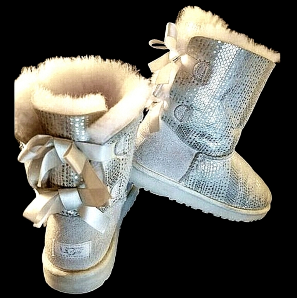 Host Pick RARE Sparkle UGG Bailey Bow BOHO Moon Bridal Bling Sheepskin, Cozy Fur